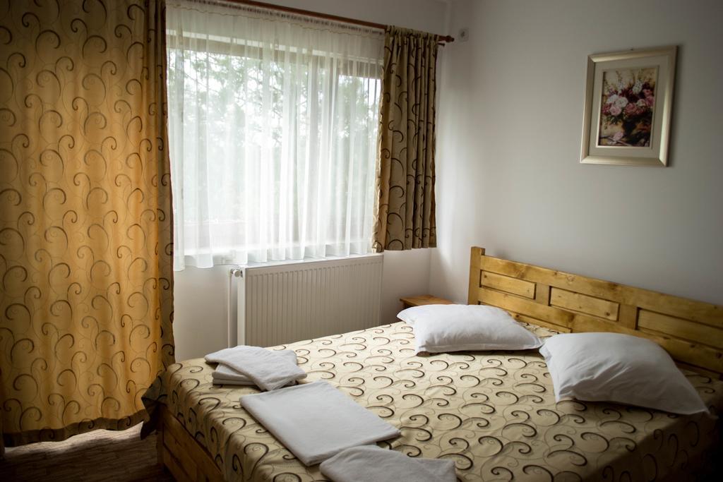 Casa Diana Hotel Comana Kültér fotó